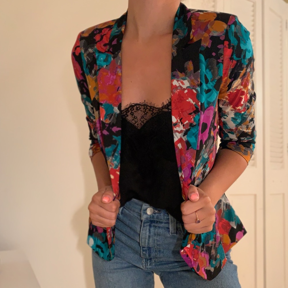 Colorful floral fitted blazer